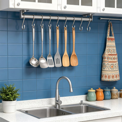 Kitchen Utensil Holder Hanger, Pot and Pan Rack Wall Mounted, Kitchen Rail with 8 Hooks for Hanging Cooking Utensils, Mugs, Spoons, Wall Mounted, Silver