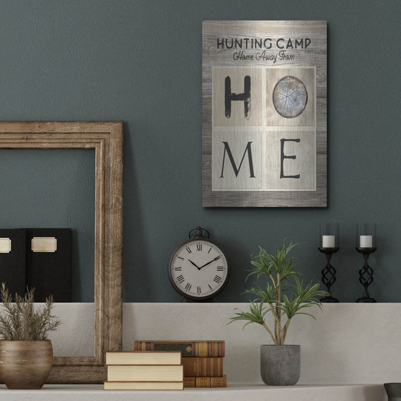 «Hunting Camp Home Away From Home» par Lori Deiter, H 16 po x l 12 po