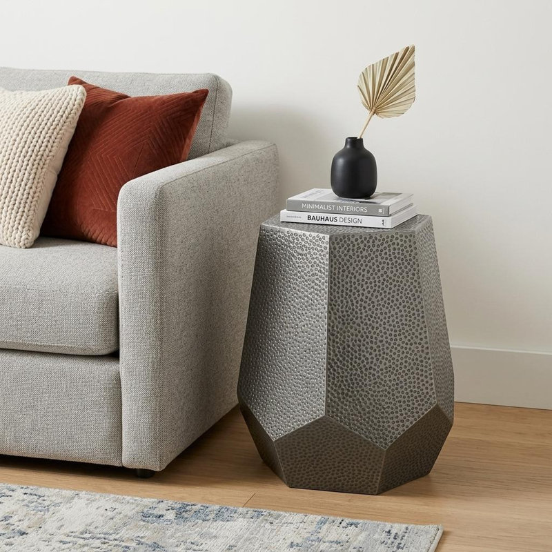 Table de bout hexagonale 23 po