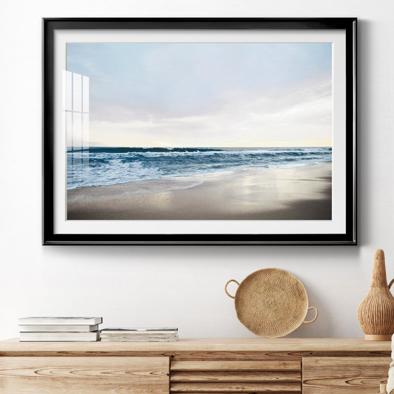 Shimmering Dawn - reproduction de photo encadrée, H 26,5 po x l 36,5 po x P 1,5 po, Papier avec cadre noir