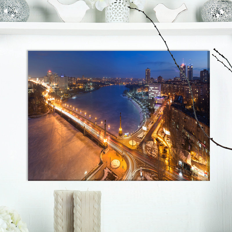 L'Ukraine, la ville de Donetsk, impression sur toile tendue, H 20 po x l 20 po x P 1 po