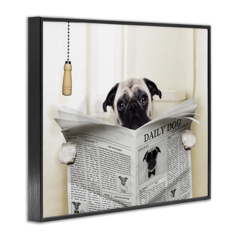 Carlin en train de lire le journal dans la salle de bain surdimensionné, art numérique sur estampe numérique par In House