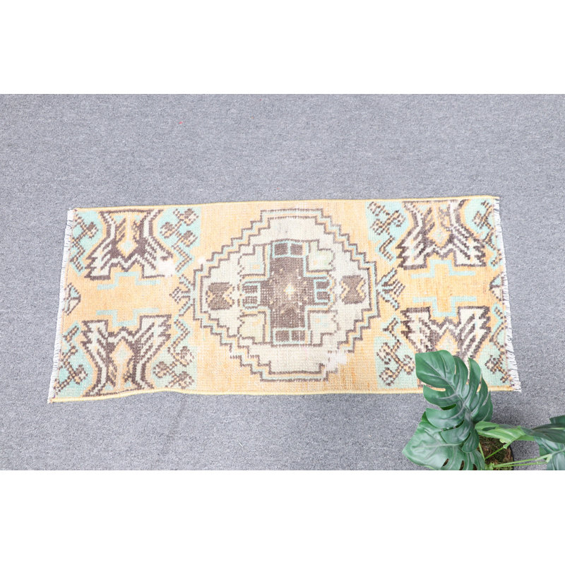 Handmade Small Beige Turkish Rug With Geometric Design Ideal For Entryway Floor Decor