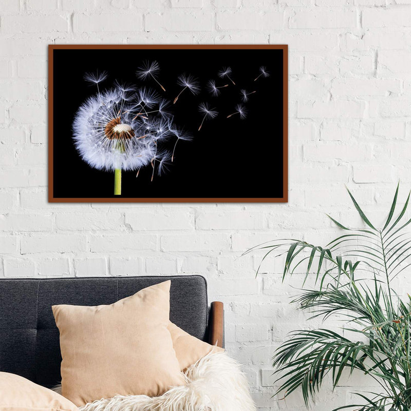 «Dandelion Blowing I» par Bess Hamiti - reproduction de photo, H 26 po x l 40 po x 1,5 po, Toile avec cadre en bois brun