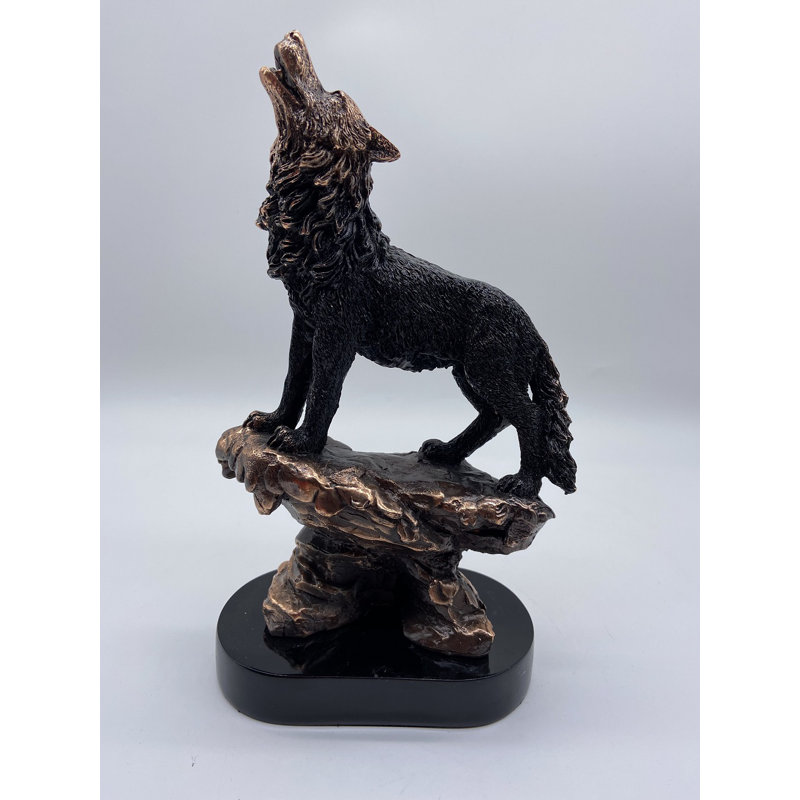 Sampson loup sur un rocher