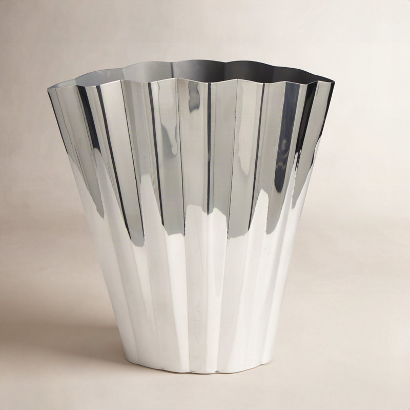 Vase de table en acier inoxydable Giule, H 14,9 po x l 14,2 po x P 5 po