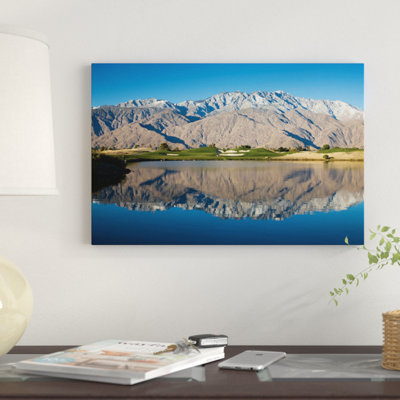 Reflection of Mountains in a Pond, Desert Princess Country Club, Palm Springs, Riverside County, California, USA par Panoramic Images - Impression sur toile tendue sur châssis tendu