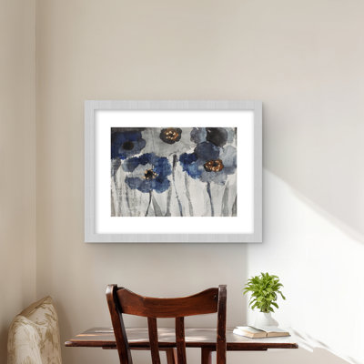 «Blue Blurry Flowers - Best Selling Botanical», reproduction encadrée