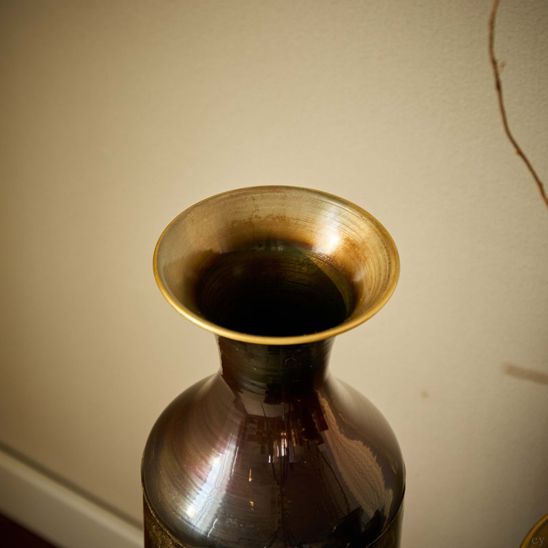 Vase de plancher Medhansh, Bronze