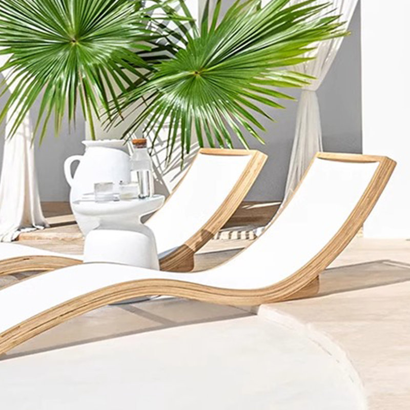 Chaise longue d'extérieur en teck