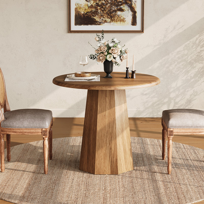 31" Round Pedestal Dining Table, Natural