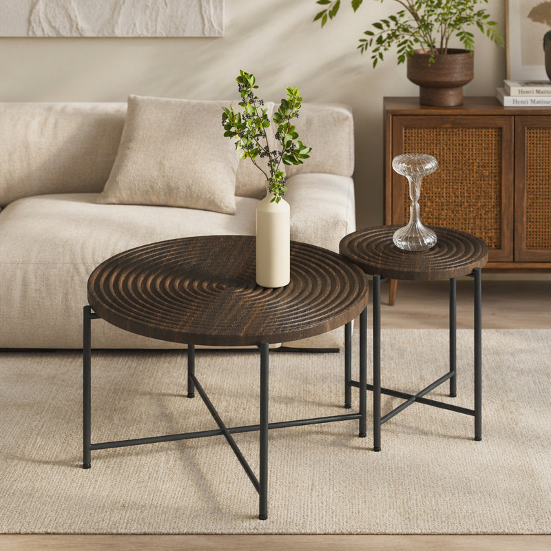 Ensemble de 2 tables basses et tables de bout - Panneau de fibres à densité moyenne imperméable avec revêtement en PVC, conception cylindrique vieillie, pieds en métal noir - charme rustique classique, noyer foncé