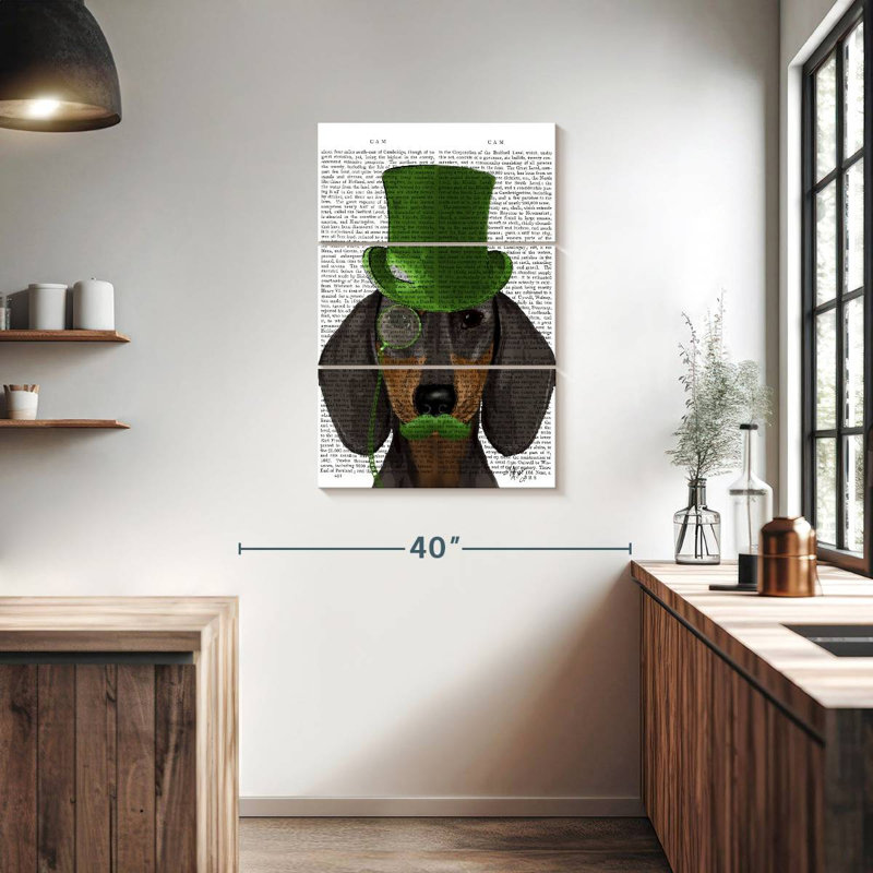 Teckel Brampt avec chapeau vert, brun clair, H 38 po x l 24 po