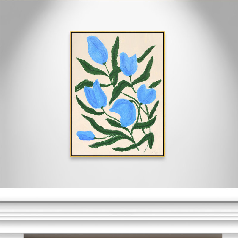 «Colette Blue Tulips Print» par Camilla Bergqvist, H 49,5 po x l 37,5 po, Doré
