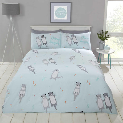 Bustos Bedding with Pillowcases Included