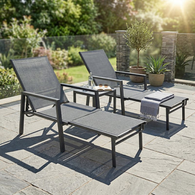 Outdoor Lounge Chair