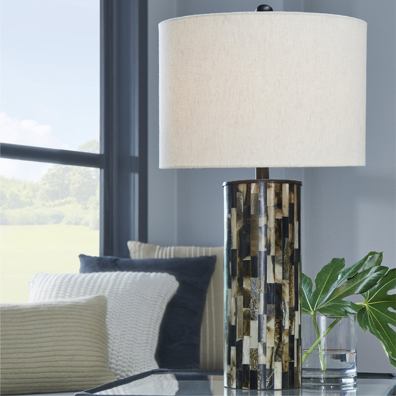 Tayleah Resin Table Lamp