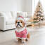 Adorable statue de carlin de Noël en tenue de père Noël rose, parfaite pour les fêtes et les décorations gaies