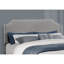 Lit, grand lit, rembourré, aspect lin gris, garniture chromée, transitionnel