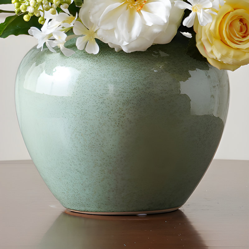 Ornements de fleurs simulées