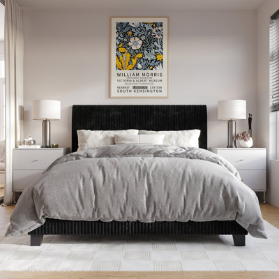 Lit tapissier en velours Pravesh