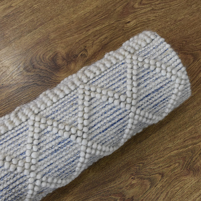 Blanc contemporain tissé à la main et bouclé à plat Kilim | Tapis d'intérieur bleu en laine et en coton