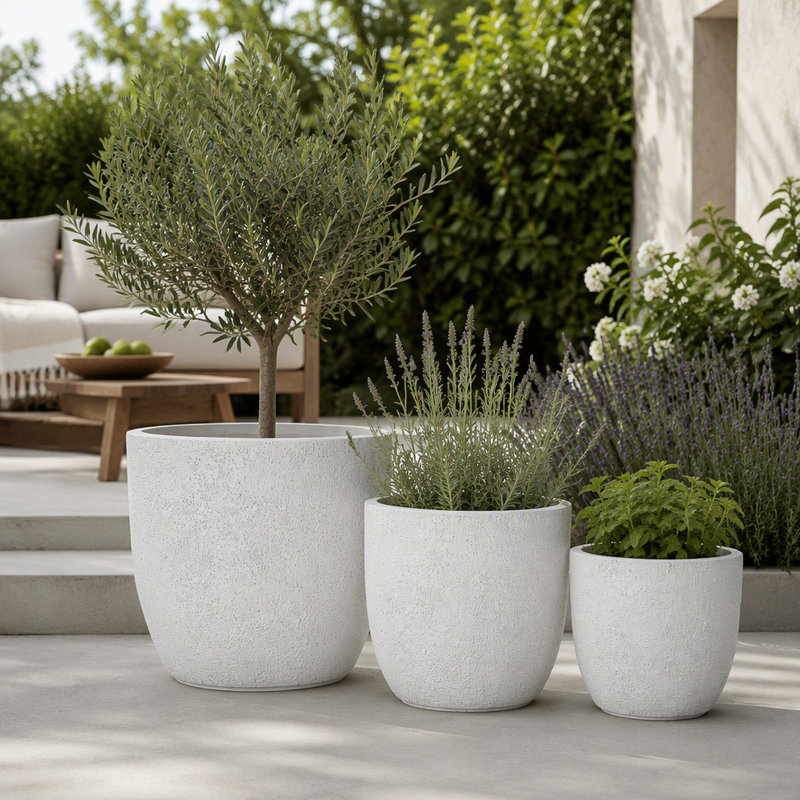 Ensemble de 3 pots de fleurs ronds en béton avec trous de drainage et bouchon en caoutchouc, empilables, pour jardin, terrasse ou balcon d'intérieur et d'extérieur.