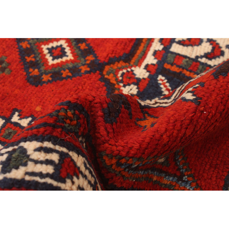 Tapis rouge Magnes 3 pi 11 po x 11 pi 3 po