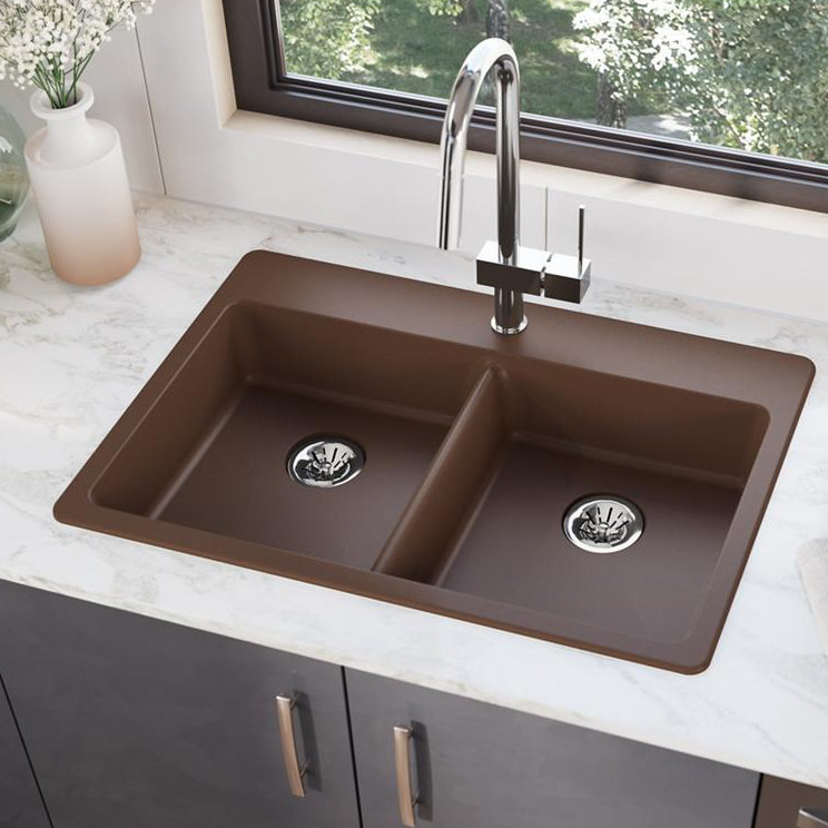 Évier de cuisine à double cuve à montage sur plan 33 po x 22 po x 5 1/2 po Quartz Classic, Moka