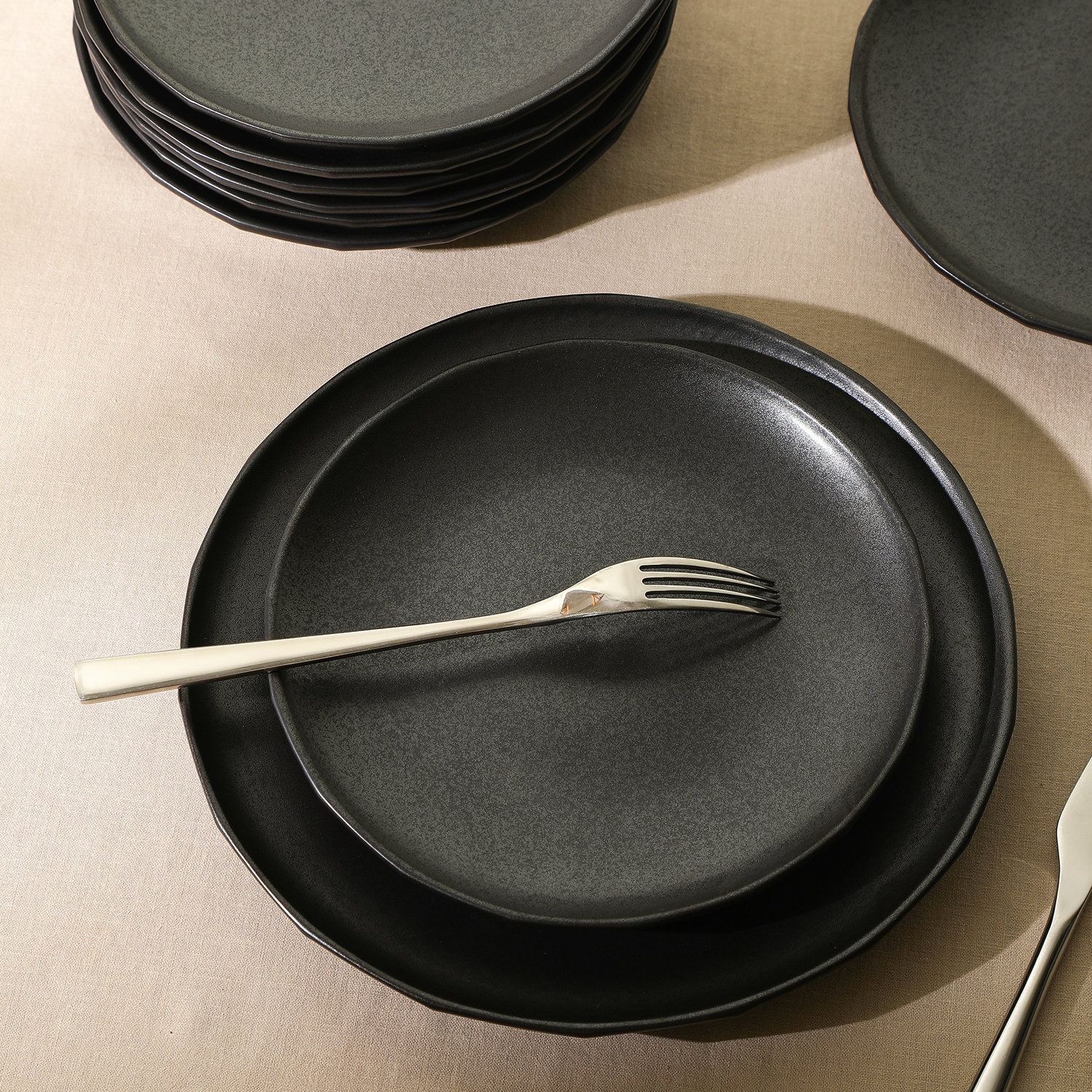 Stone Lain Rio 24-Piece Dinnerware Set Stoneware, Black