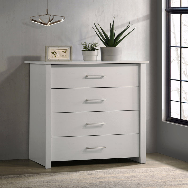 Commode blanche à 4 tiroirs l 32 po avec poignées argentées, Blanc