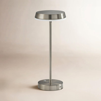 Daebreon Table Lamp