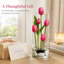 Arrangement de tulipes artificielles dans un vase