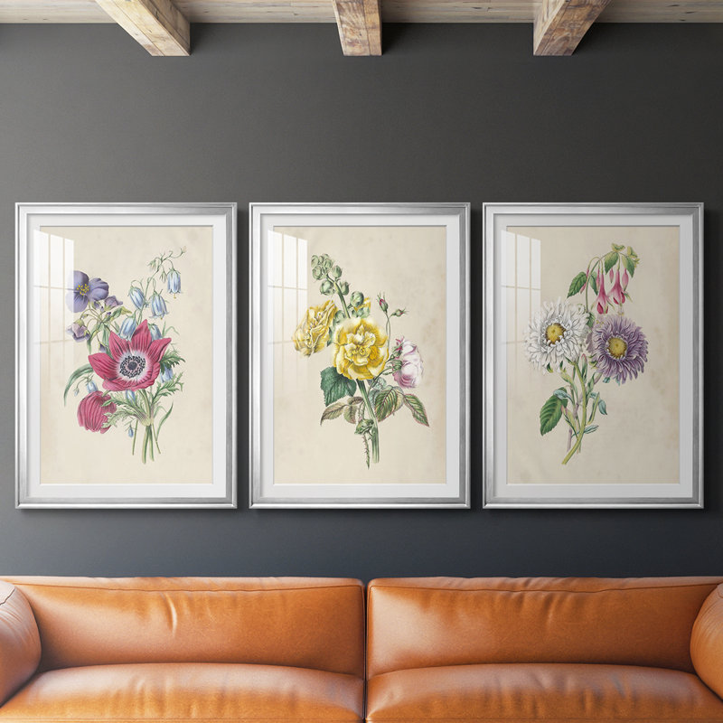 Antique Garden Bouquet I - Impression personnalisée de qualité supérieure avec cadre mat - 3 pièces, H 27 po x l 57 po