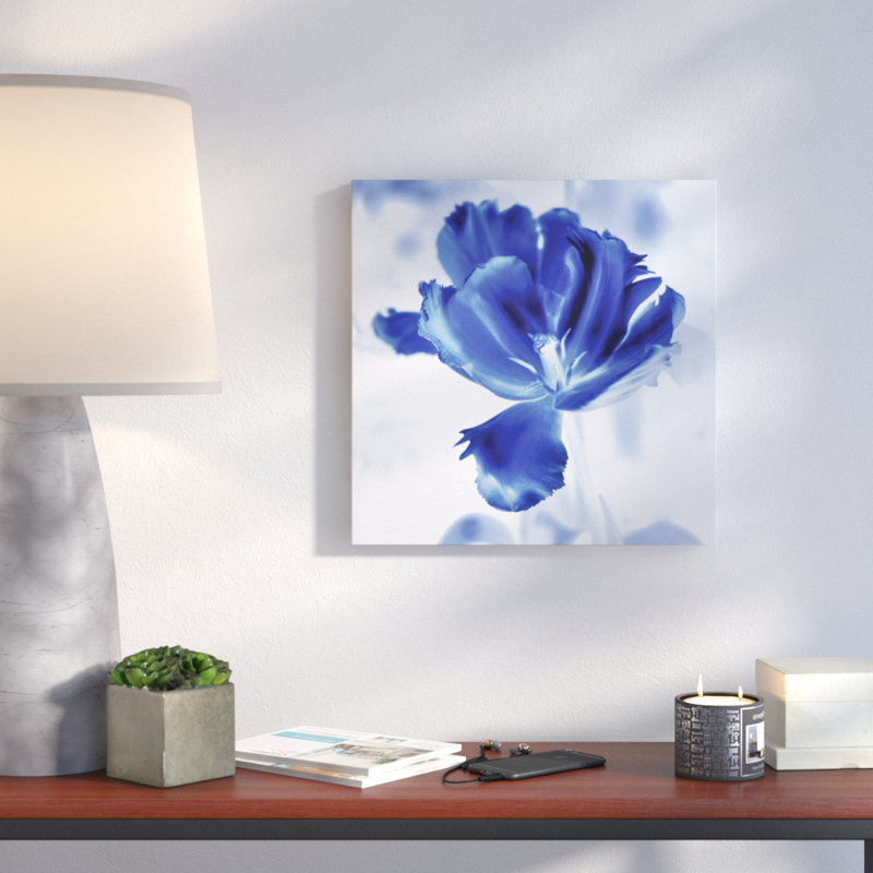 « blue ice tulip », reproduction d’impression sur toile tendue, H 16 po x l 16 po x P 1,5 po
