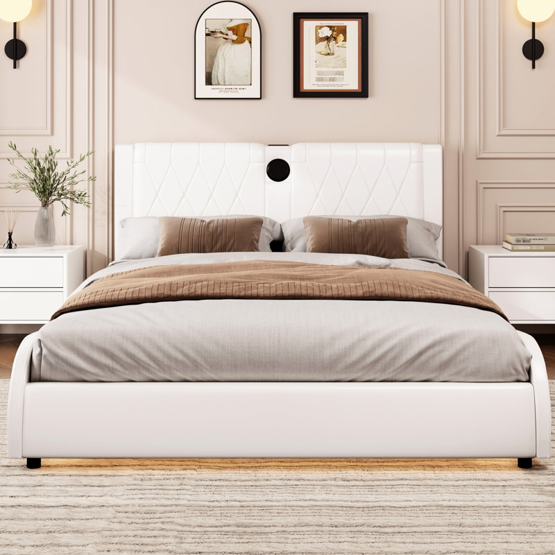Lit luxueux avec revêtement en similicuir, lumières DEL pour une chambre éblouissante, tête de lit épaisse, haut-parleurs, sans sommier, texture blanche, lumières, épaissie