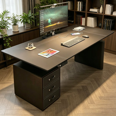 Bureau debout léger en cuir de selle noir clair à hauteur ajustable électrique, système de levage à brancher avec armoire latérale à 3 tiroirs et multiprise intégrée, cadre en acier robuste élargi, universel pour de multiples cas de figure
