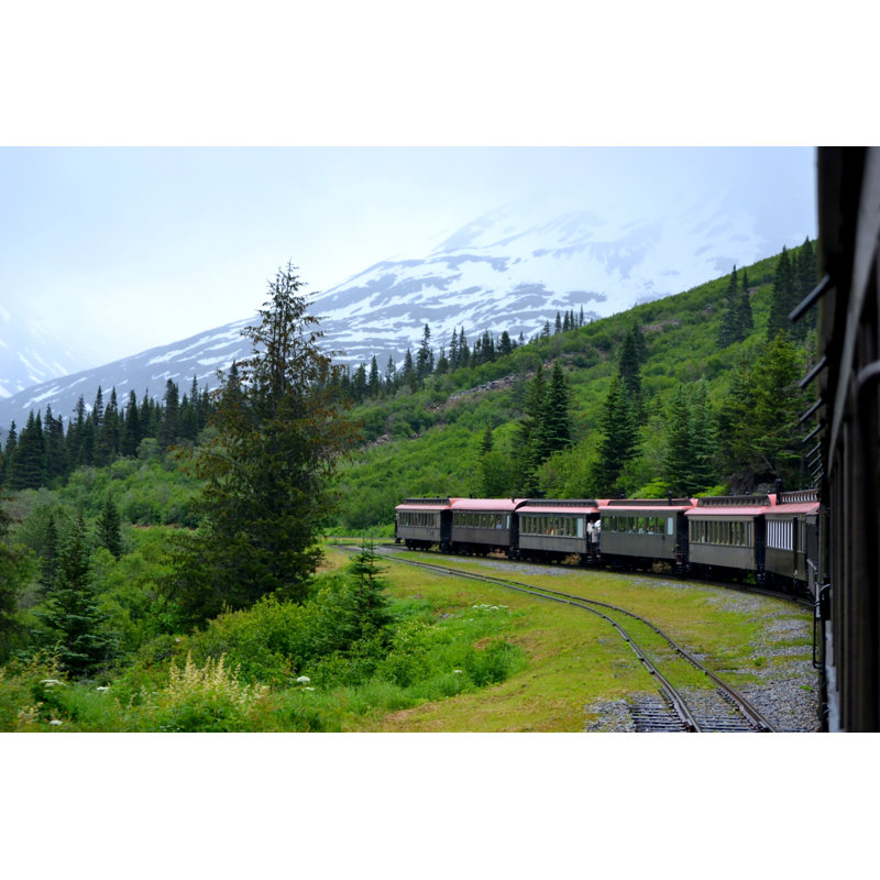 Train traversant les montagnes de Deborahmaxemow, H 8 po x l 12 po