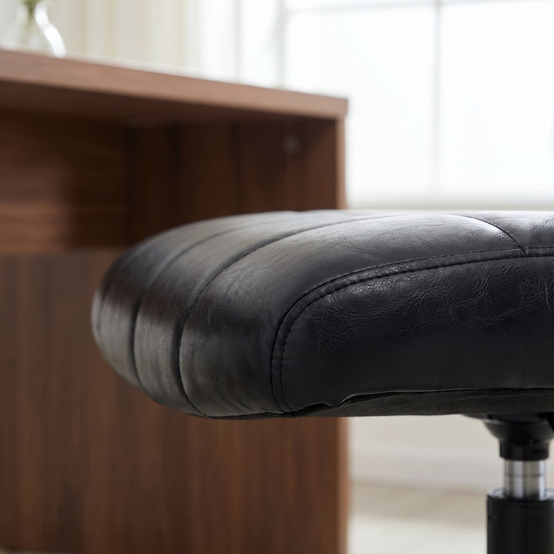 Fauteuil de bureau en polyuréthane à haut dossier - hauteur réglable, pivotement à 360 °, siège en mousse souple, accoudoirs, structure et roues noires - Fauteuil de direction rétro pour bureau personnel, bureau ou espace de travail