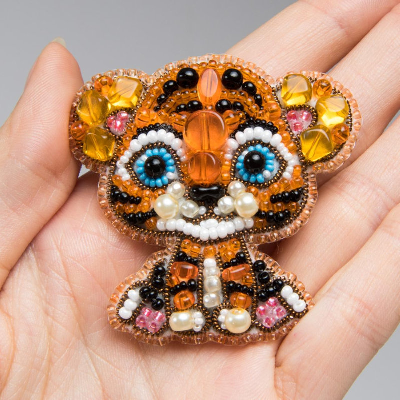 Trousse de perlage pour la création de broches Crystal Art Tiger BP-335C