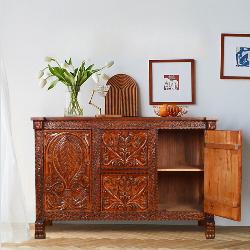 Armoire de rangement en bois massif sculpté