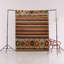 Tapis décoratif moderne à motifs multicolores à motifs foncés et à rayures-147383668