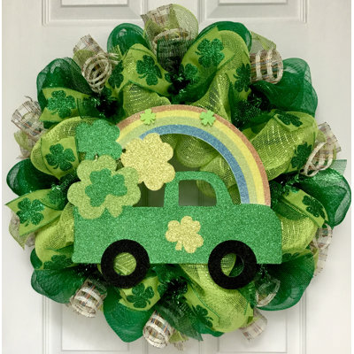 Couronne de la Saint-Patrick avec camion scintillant et arc-en-ciel