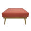 Corail avec siège rembourré et base en bois d'hévéa de style Mid-Century, rehaussant l'ambiance de votre espace de vie
