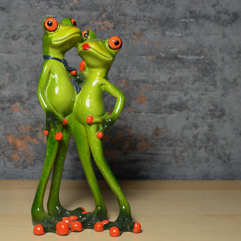 Figurines & Sculptures