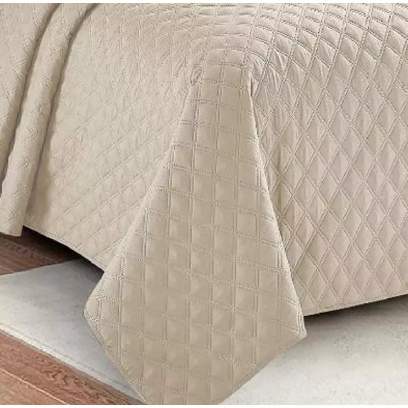 Elegant Comfort Inspiration Embossed Lightweight Bedspread Set – Soft Textured Polyester Coverlet with Pillow Shams, Beige