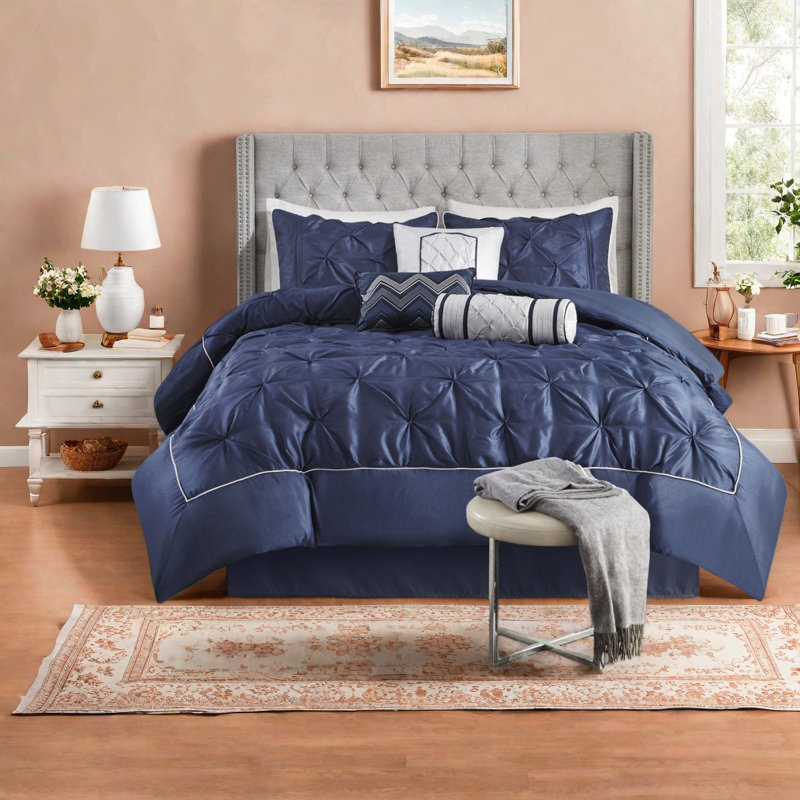Luxurious Tufted Bedding Sets, Polyester Comfort, Navy Sophistication