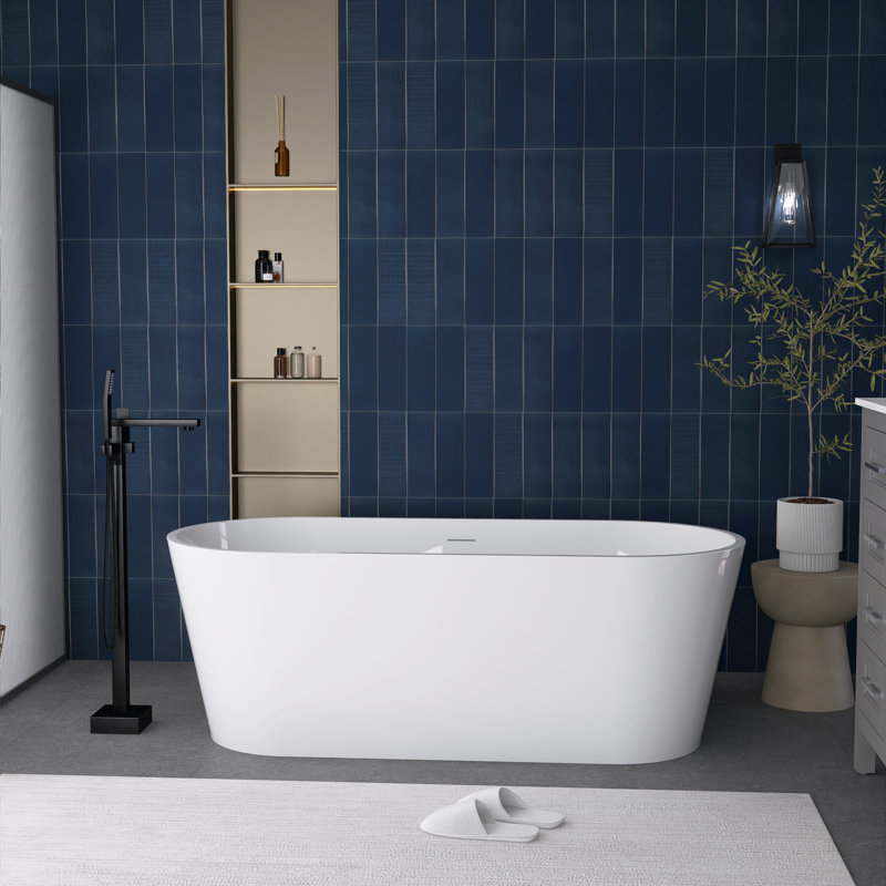 67 po X 30 po Baignoire de trempage autoportante en acrylique avec drain central en blanc brillant