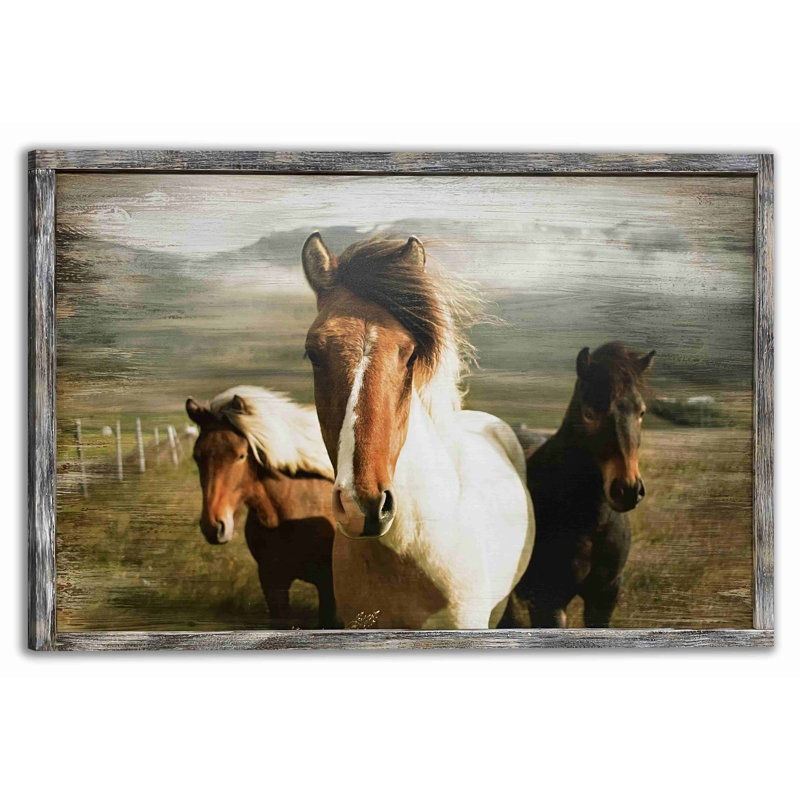 Trois chevaux se tenant debout contre le vent sur toile, H 16 po x l 24 po x P 1,5 po