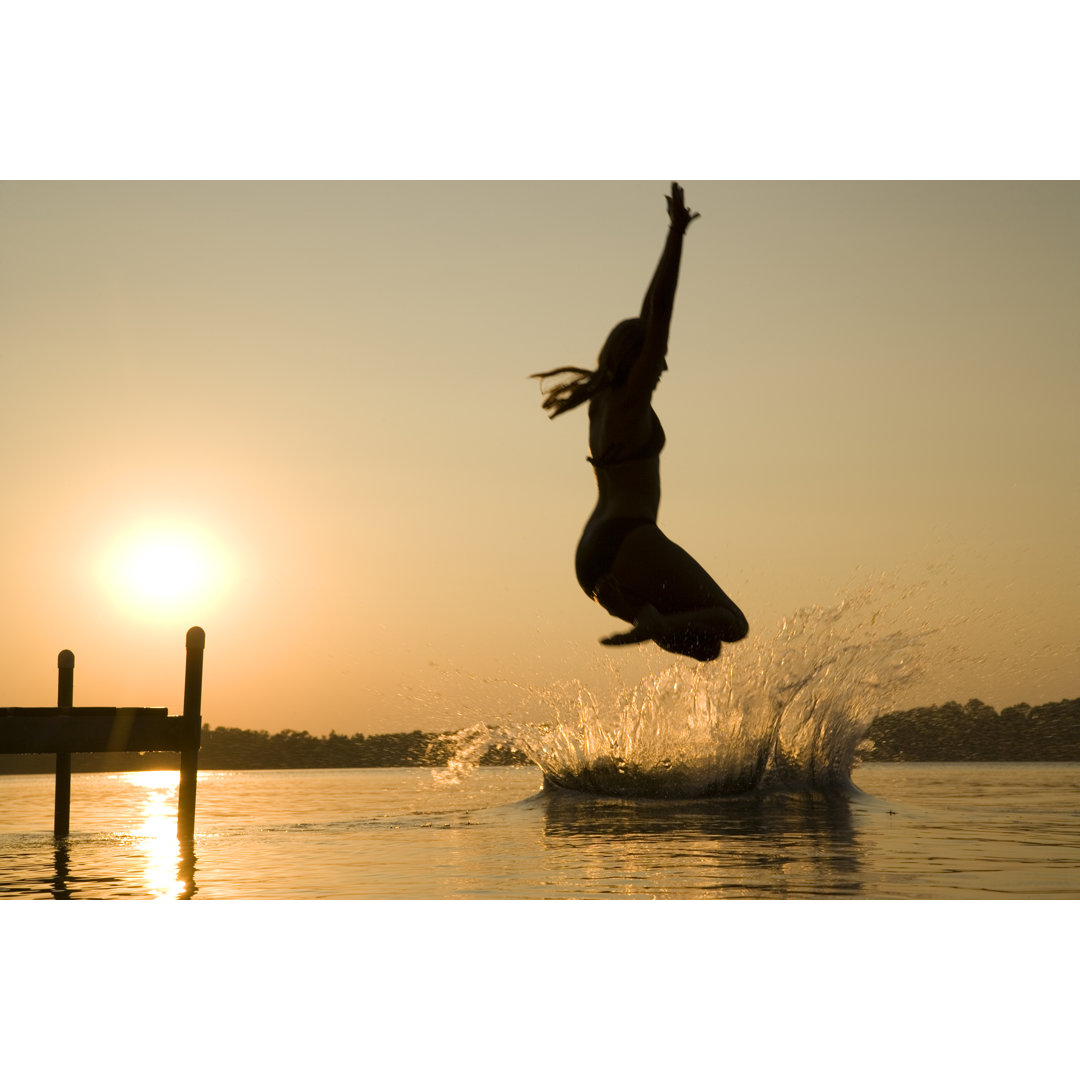 Last Dip In The Lake von Jimkruger - Druck ohne Rahmen auf Leinwand